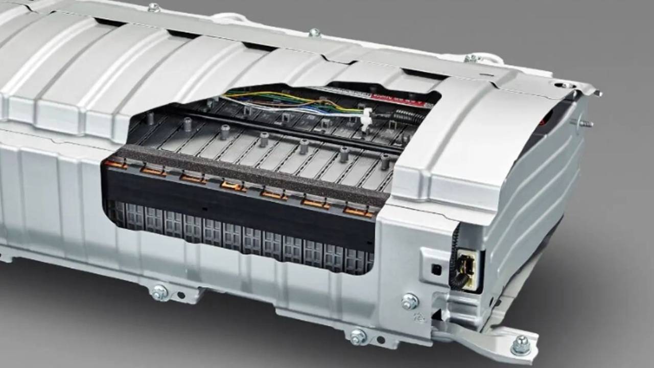 Científicos encuentran la fórmula para que la batería de un eléctrico dure 160.000 kilómetros más usando la IA