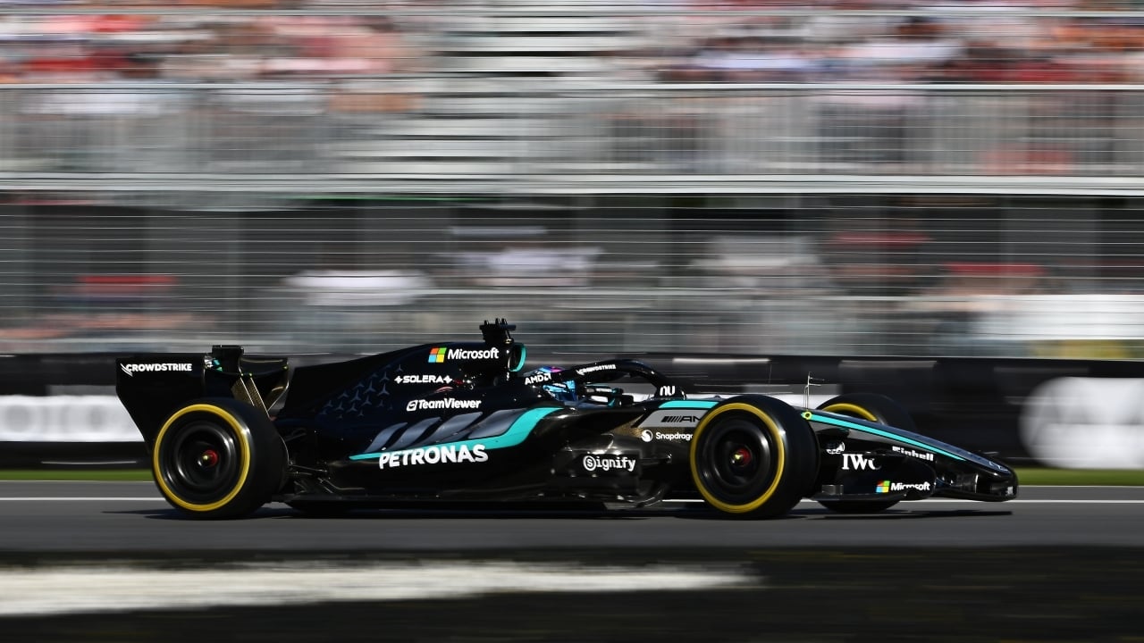 Mercedes al rojo vivo: Russell le arrebata la pole a Antonelli y aumenta la tensión