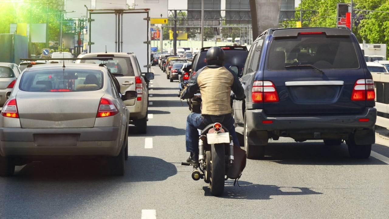 Este país europeo paga 25.000 € a los conductores para que entreguen el carnet y acabar con los atascos