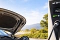 BYD prometió cargar sus eléctricos en cinco minutos, pero un problema amenaza su gran revolución