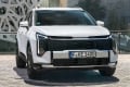 KIA rebaja 10.000 € el Sportage HEV y deja sin argumento a los híbridos chinos con un precio que alarma a Toyota
