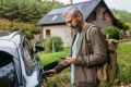 El seguro del coche eléctrico crea confusión: puede ser más caro… o más barato según a quién preguntes