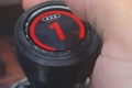 Un programador convierte un smartwatch en la palanca de cambios de su Audi y el invento tiene más sentido del que parece