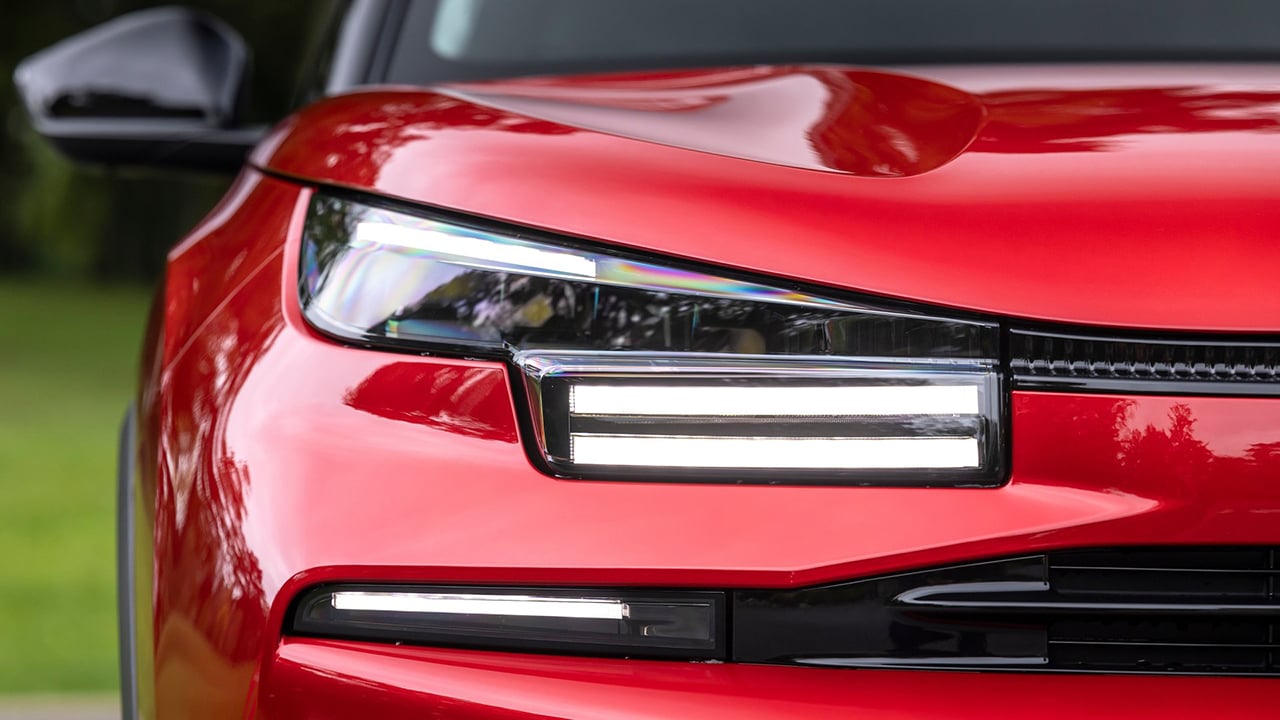 Es barato de comprar, con etiqueta ECO y automático, nadie da tanto por tan poco como este rival del SEAT León con 7.800 € de rebaja