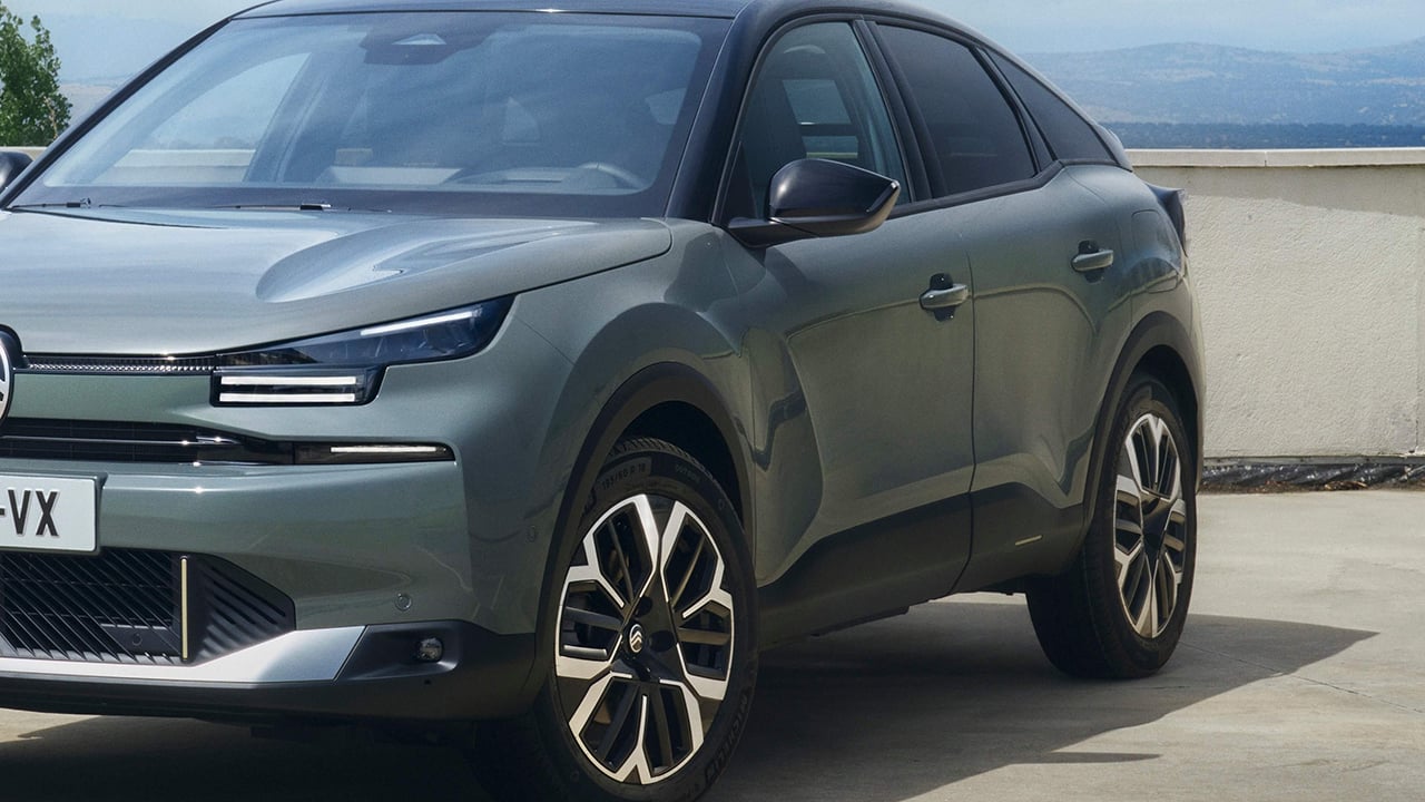 Es más barato que el BYD Dolphin y el MG4, se hace en España y ahora se desploma 5.800 € para ser el chollo del momento