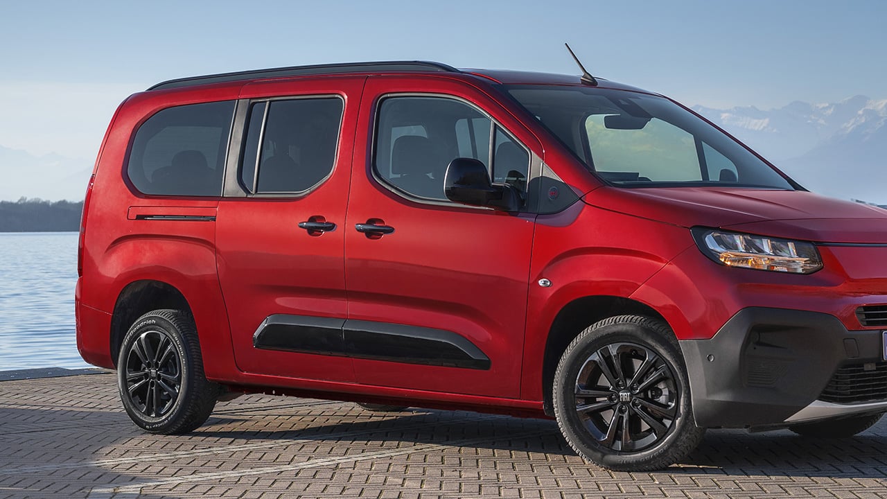Este familiar italiano es un Citroën Berlingo encubierto pero, con 8.600 € de rebaja, es más barato y tiene un maletero gigante de 1.355 litros