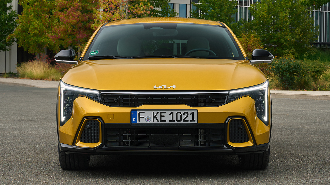 El sucesor del KIA Ceed baja 4.900 € para acercarse al Skoda Scala y, con etiqueta ECO, deja al Citroën C4 en segundo plano