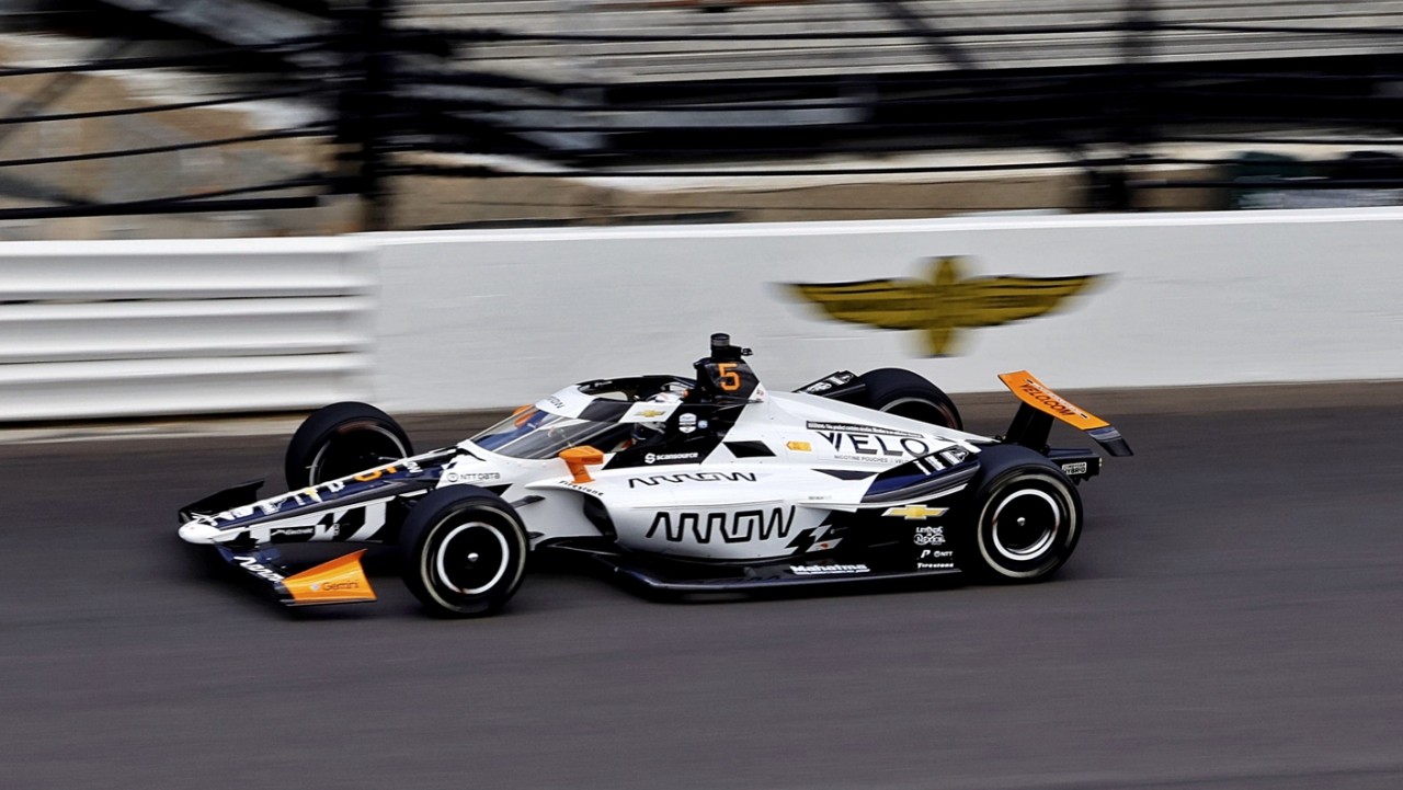 Pato O'Ward da un paso al frente y Takuma Sato vuelve por sus fueros sin rebufos