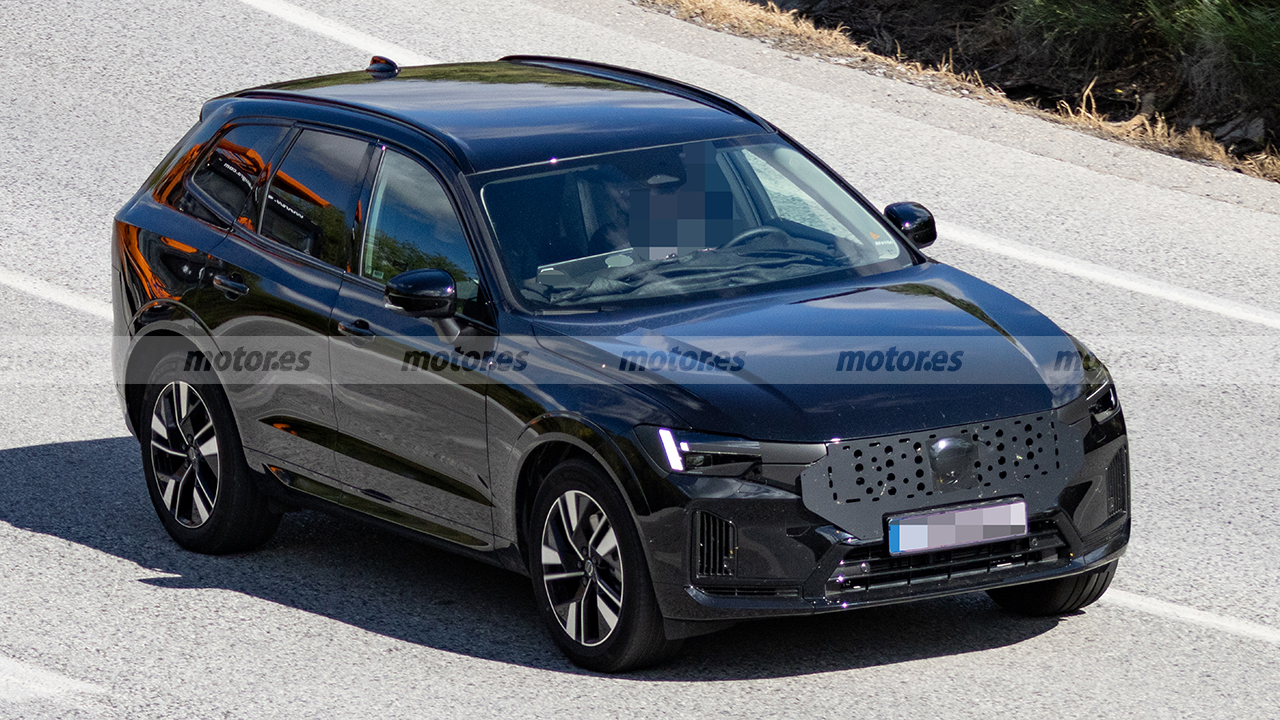 El nuevo Volvo XC60 2027 aparece en estas primeras fotos espía que adelantan una inesperada e importante actualización