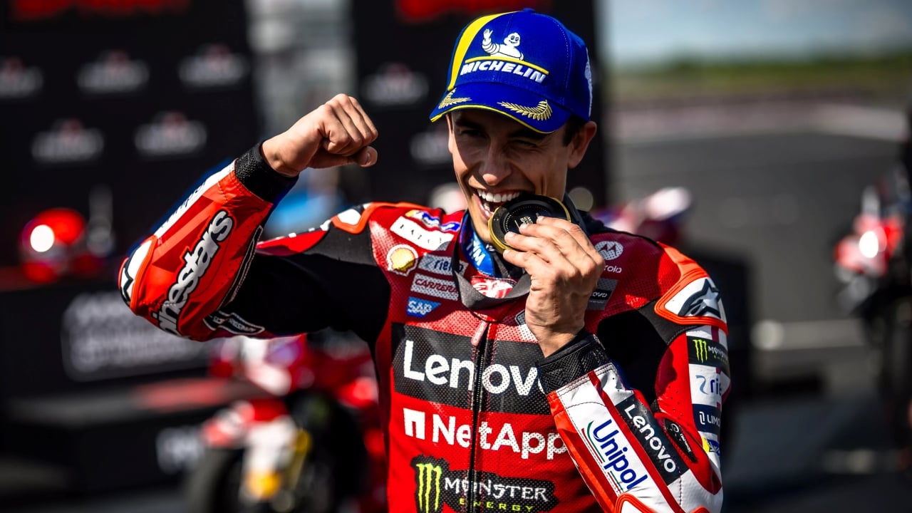 Bagnaia sabe quién sigue siendo el rey de MotoGP: “Marc Márquez marca la diferencia, es un maestro”