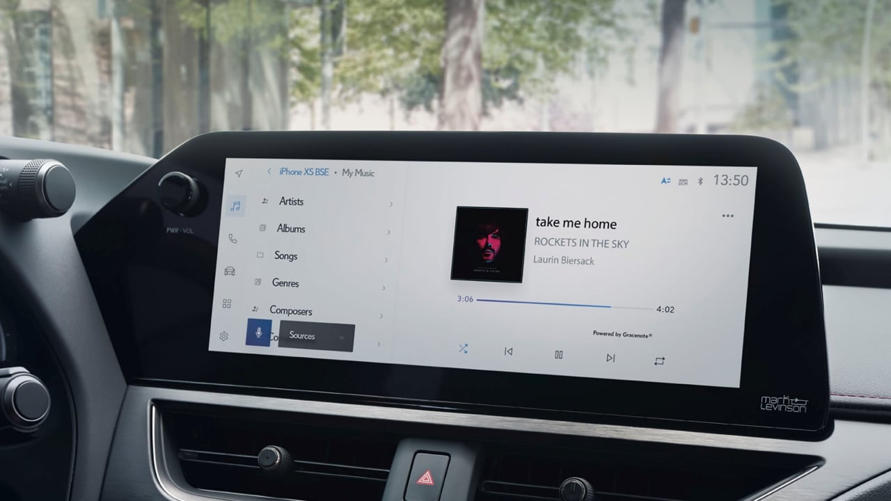 La pantalla prometía hacer el coche más moderno, pero muchos conductores empiezan a echar de menos los botones