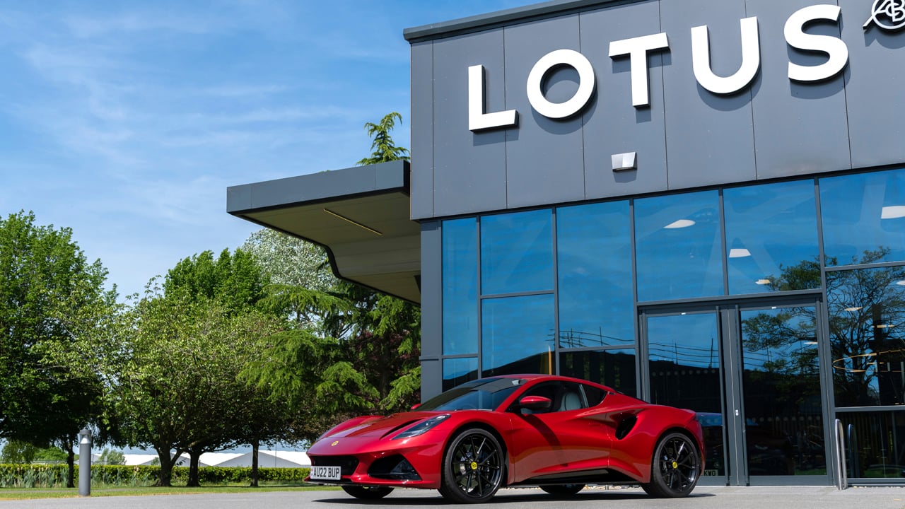"Casi todos nuestros coches son mediocres": el durísimo diagnóstico del CEO de Lotus