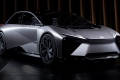 Toyota cancela lo que hubiera sido su alternativa al Tesla Model 3 y el motivo dice mucho de hacia dónde va el coche eléctrico