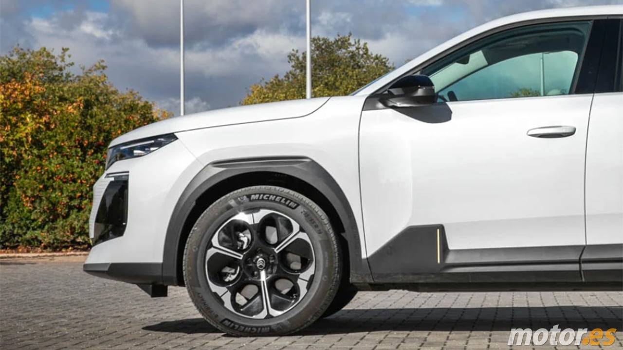 Con 6.500 € de rebaja, este SUV con talla de Ford Kuga entra en terreno del Dacia Bigster con etiqueta ECO y mejor maletero