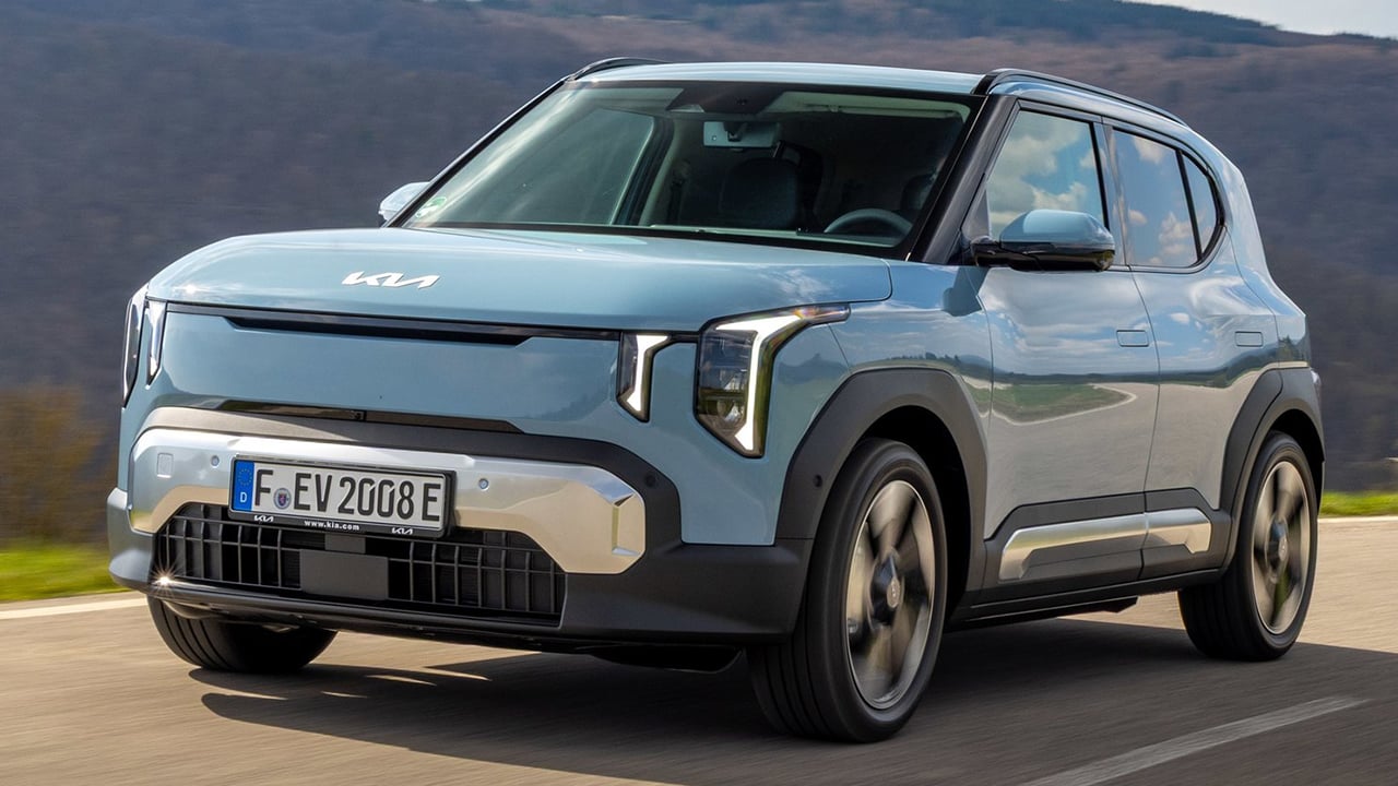 Hasta 435 km de autonomía, buen maletero y más barato que el BYD Atto 2, el nuevo eléctrico de KIA llega con 3.200 € de rebaja