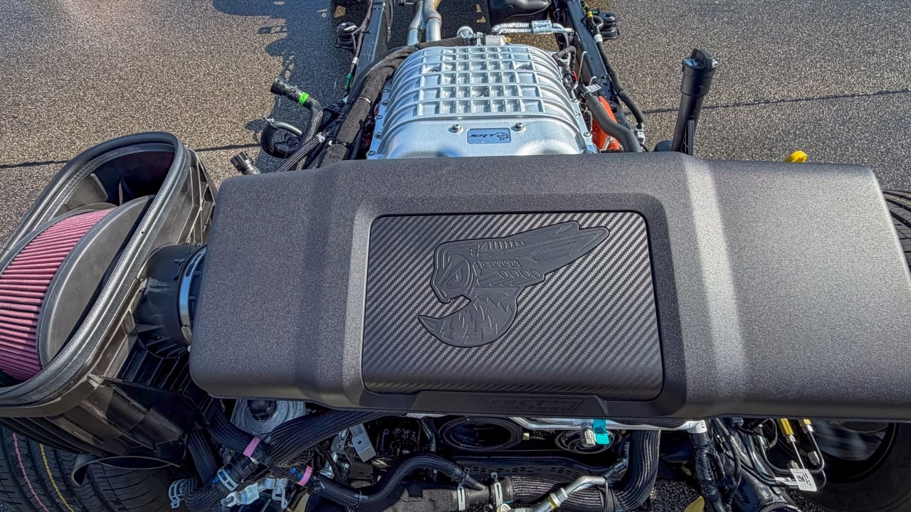 777 CV y aspecto de abejorro: así reaparece el mejor motor V8 de Stellantis