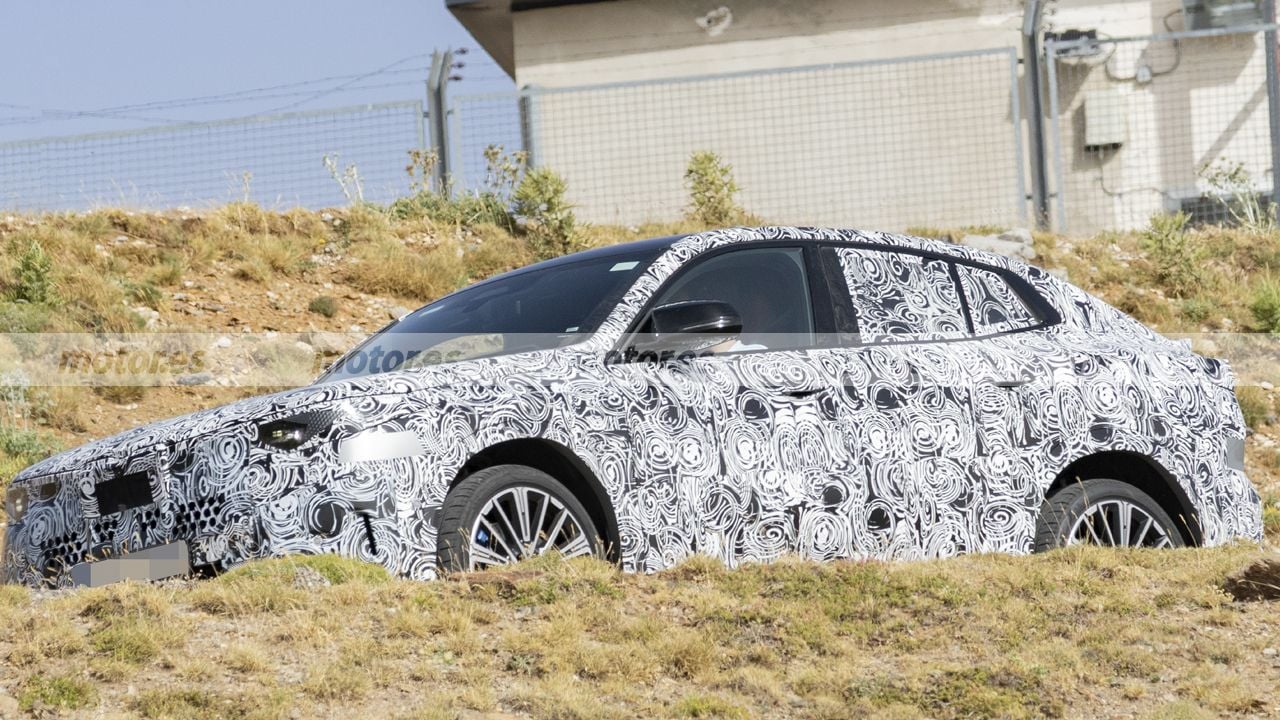 El BMW X2 M40 ya rueda con su nueva imagen, el SUV deportivo de más de 300 CV cambia por completo