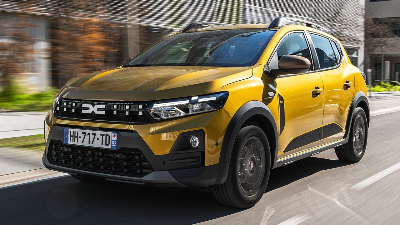Llega el primer Dacia Sandero híbrido de la historia, el coche más vendido estrena el motor Hybrid 155