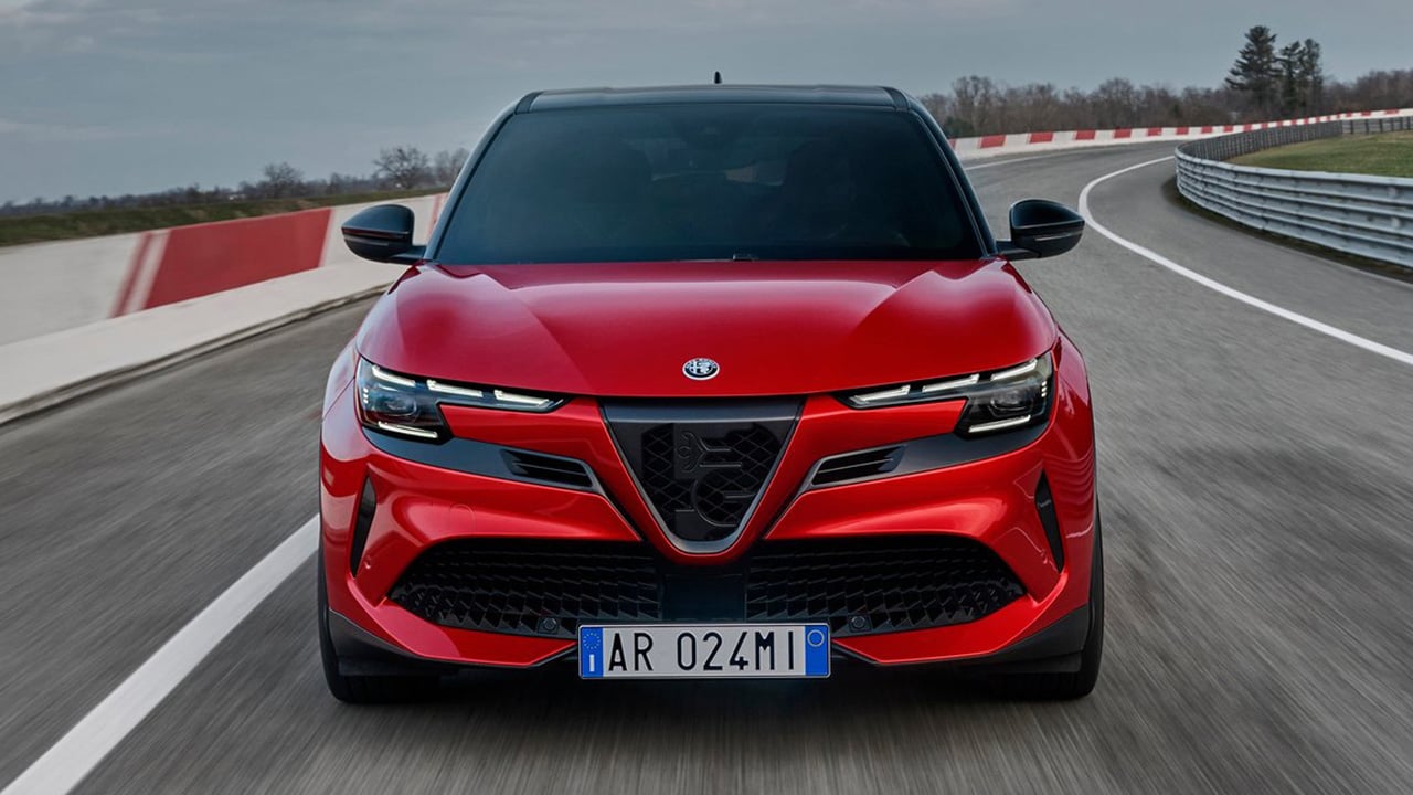 El Lexus LBX de Alfa Romeo aprieta a sus rivales: 3.900 € menos, etiqueta ECO y mejor dinámica
