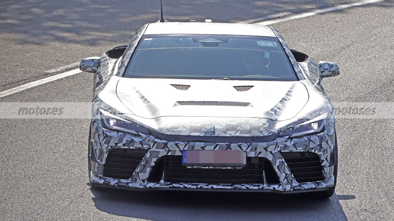 El Toyota GR GT escondía algo más que un superdeportivo, estas fotos espía descubren dos versiones inéditas