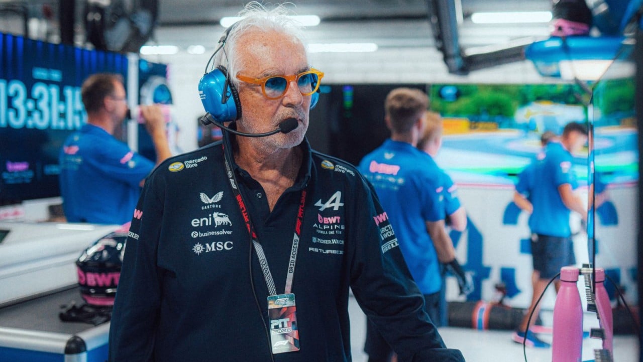 Briatore se escuda en Aston Martin: «Tienen las mejores instalaciones y al mejor ingeniero del mundo, pero...»