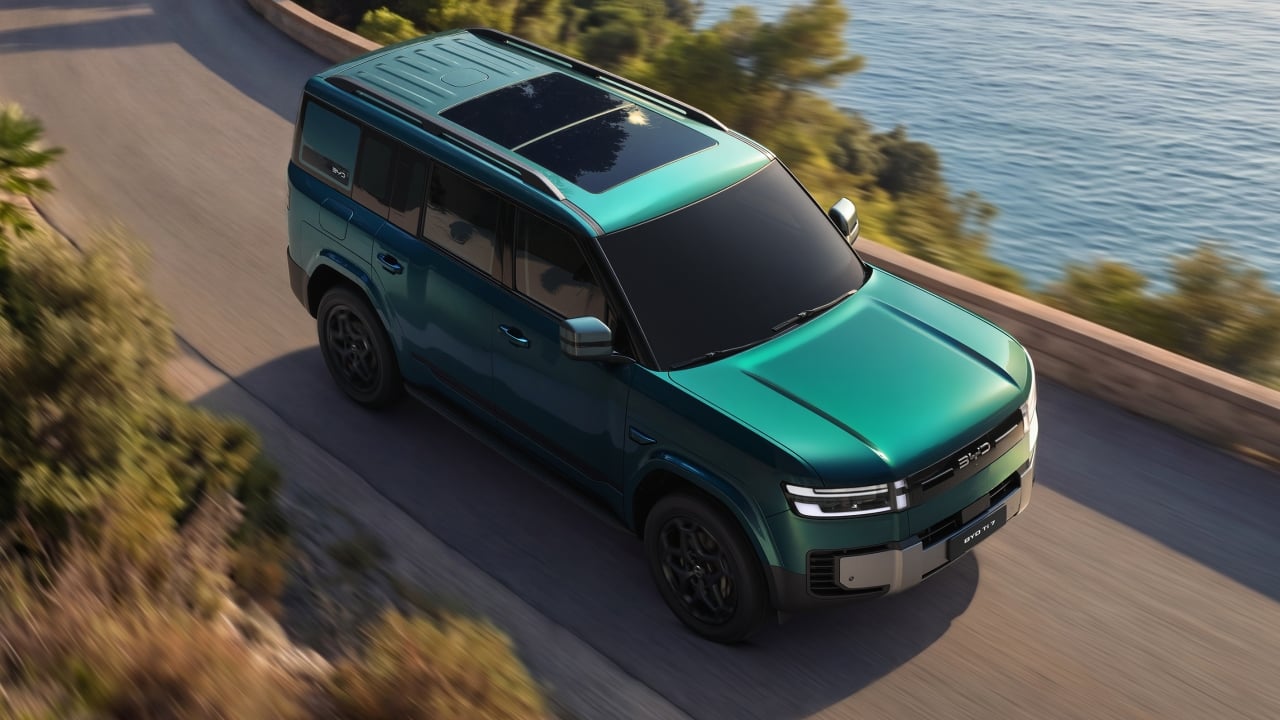 SUV ibrido plug-in a 7 posti di BYD con autonomia elettrica di 119 km e potenza di 402 CV, immagine di approfondimento