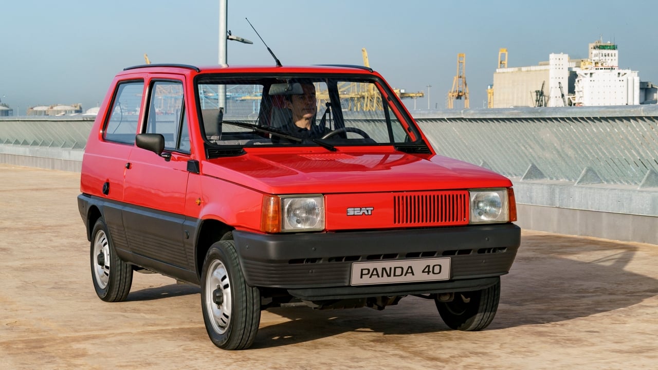 De Vigo a Barcelona, los coches que han hecho historia en España: 10 modelos que llevan décadas saliendo de nuestras fábricas (Parte I)