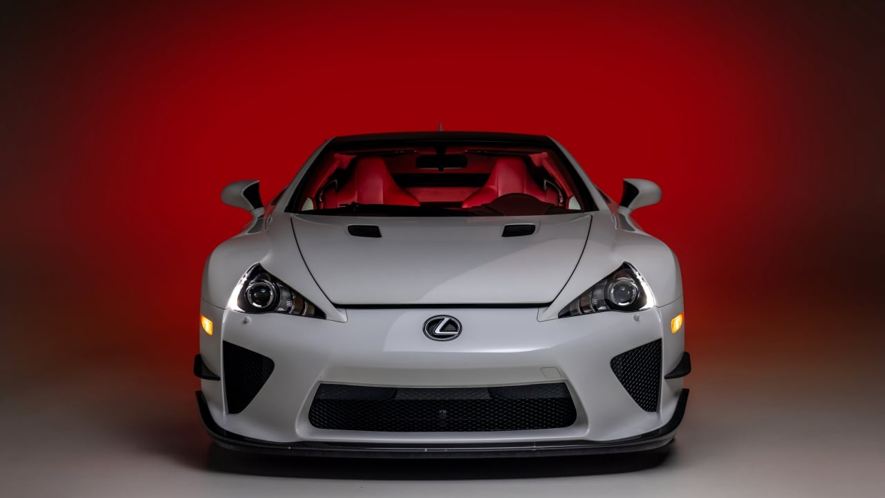 Un Lexus LFA Nürburgring Edition con 116 km e 64 esemplari in tutto il mondo a subasta a The Quail 2026