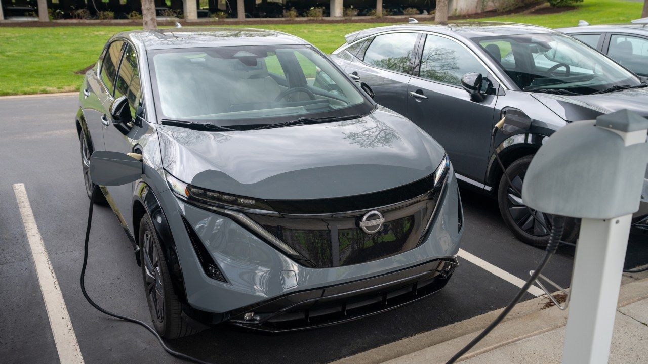 Europa cruza una frontera con el coche eléctrico: ya es uno de cada cuatro y los modelos baratos empiezan a decidir la partida