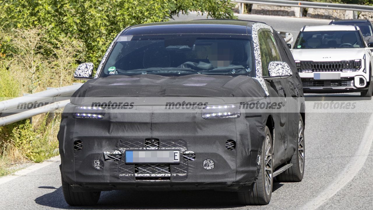 El Genesis GV90 llega para plantar cara a Bentley con 666 CV, pero su enorme batería deja una autonomía que sorprende