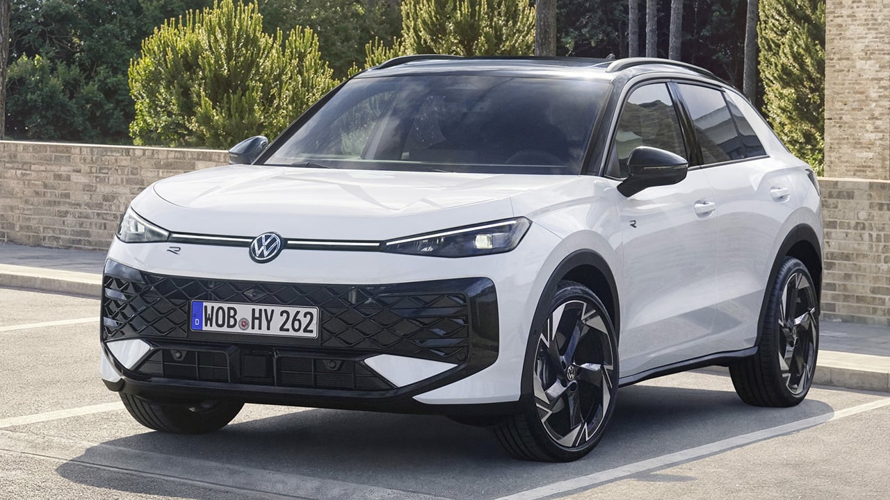 Nuovo Volkswagen T-Roc Hybrid hibrido HEV in mostra con dettagli e prezzo in Italia