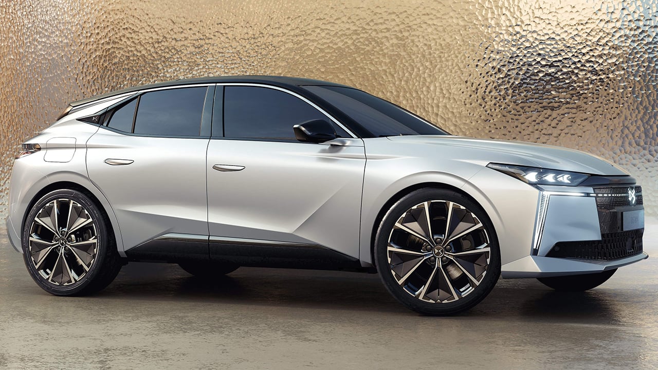 DS 4 híbrido in offerta con spazio bagagliaio e etichetta ECO