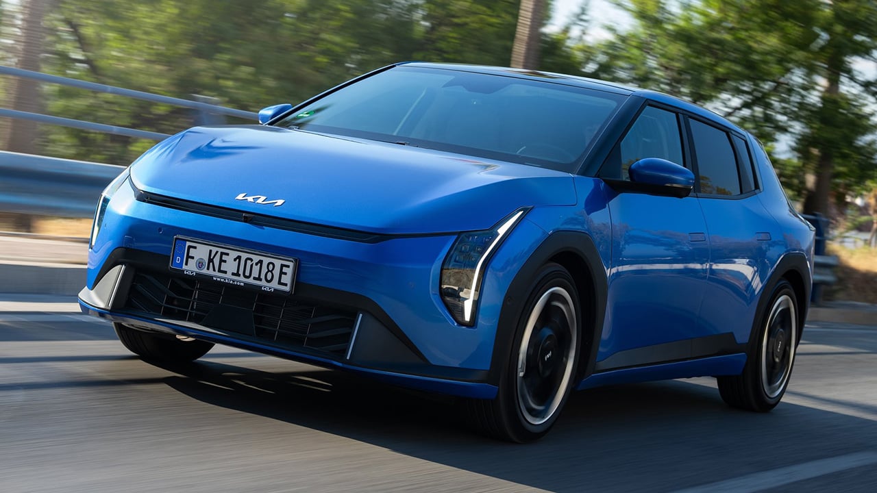 625 km de autonomía y 9.000 € de descuento: el KIA EV4 pone contra las cuerdas al BYD Dolphin con su precio de derribo