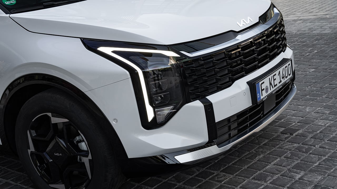 9.500 € menos para el mejor SUV de KIA con 4x4 para escapar de la ciudad, etiqueta ECO y un motor híbrido con 239 CV