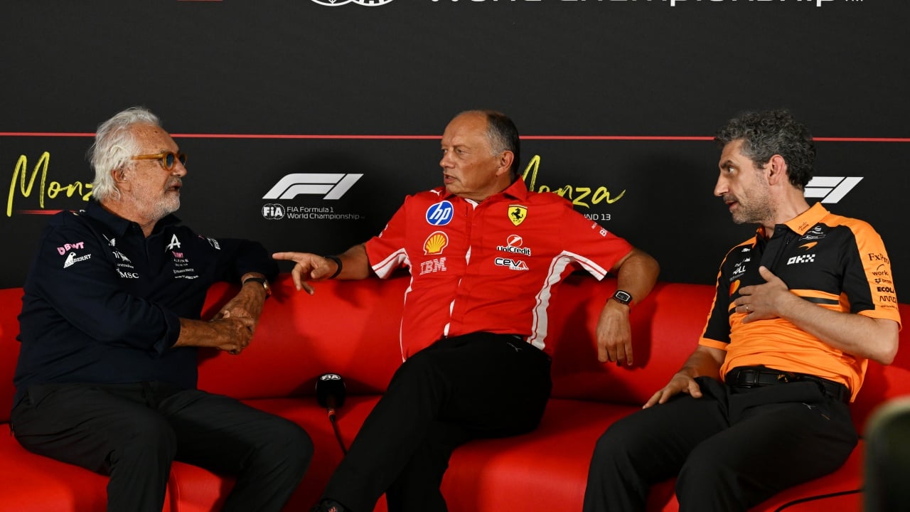 Briatore señala a un juez de la FIA por sus vínculos con McLaren y desata la ira de Stella en Monza
