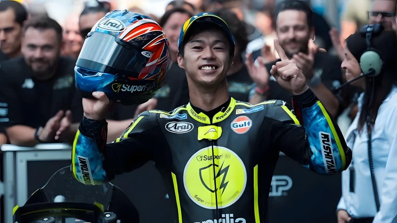 «A veces me daba patadas»: Ai Ogura recuerda la infancia con su padre antes de ganar en MotoGP