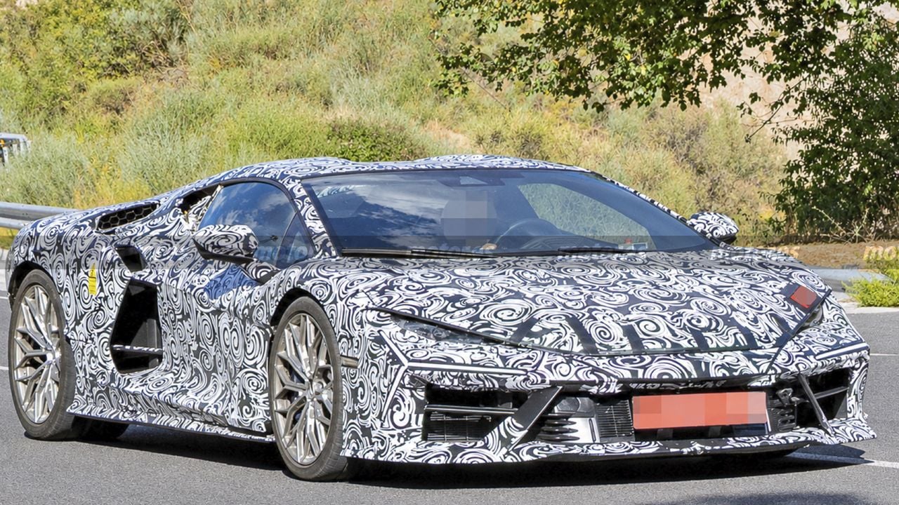 El Lamborghini Revuelto ni siquiera lleva tres años en el mercado y ya va a cambiar de cara tomando prestado lo mejor del Fenomeno