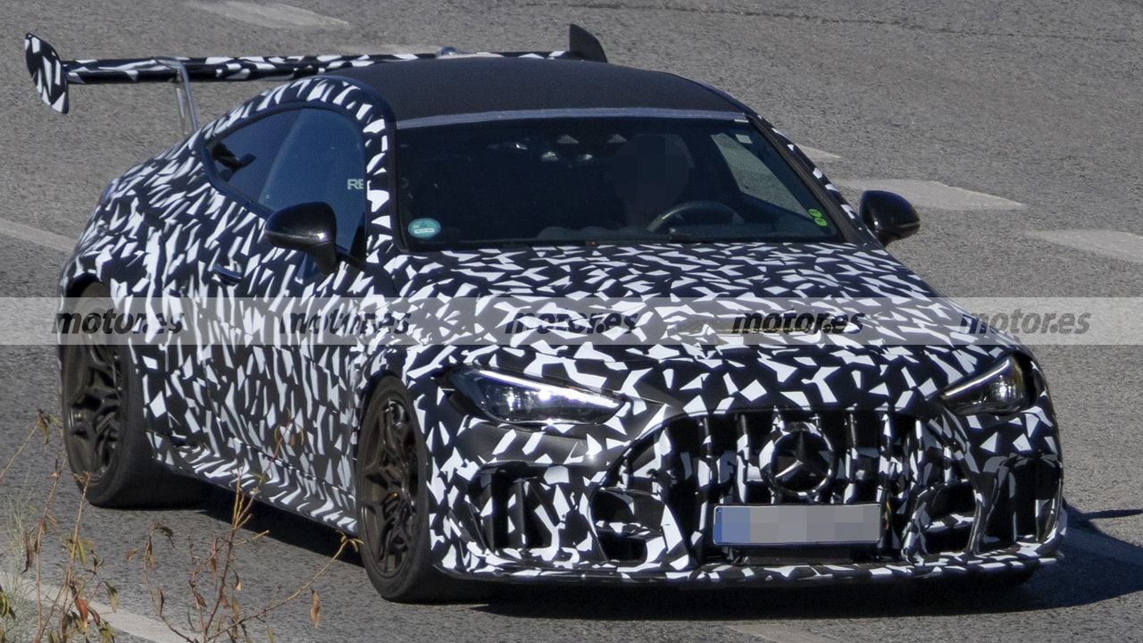 Tras los problemas del AMG ONE, Mercedes lleva al límite en España los 646 CV de su nuevo CLE