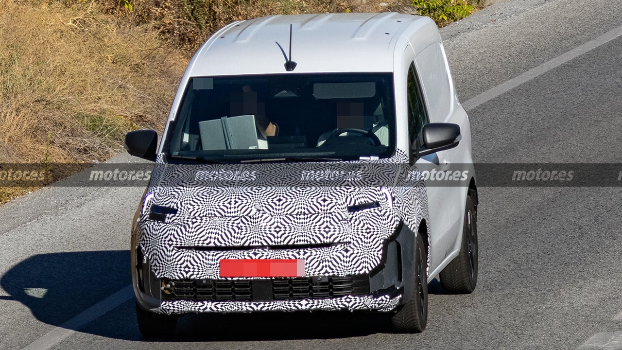 Cazado el nuevo Renault Kangoo 2027, la renovación del rival del Citroën Berlingo se deja ver en sus primeras fotos espía