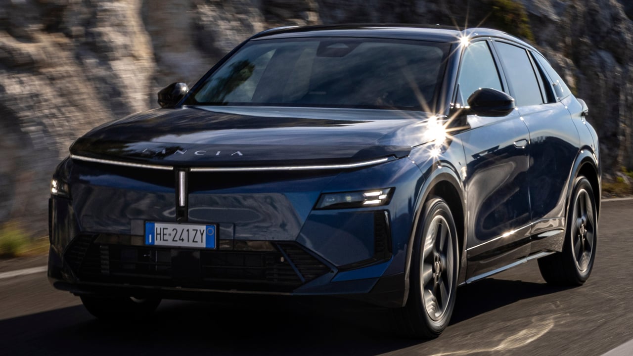 Lancia resucita dos leyendas en un solo coche: el Gamma vuelve 50 años después coronado por un HF Integrale de 375 CV y ya tiene precios