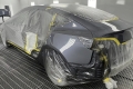 Lo que las marcas no quieren que sepas del coche eléctrico, pintarlo puede salir más caro que en uno de combustión