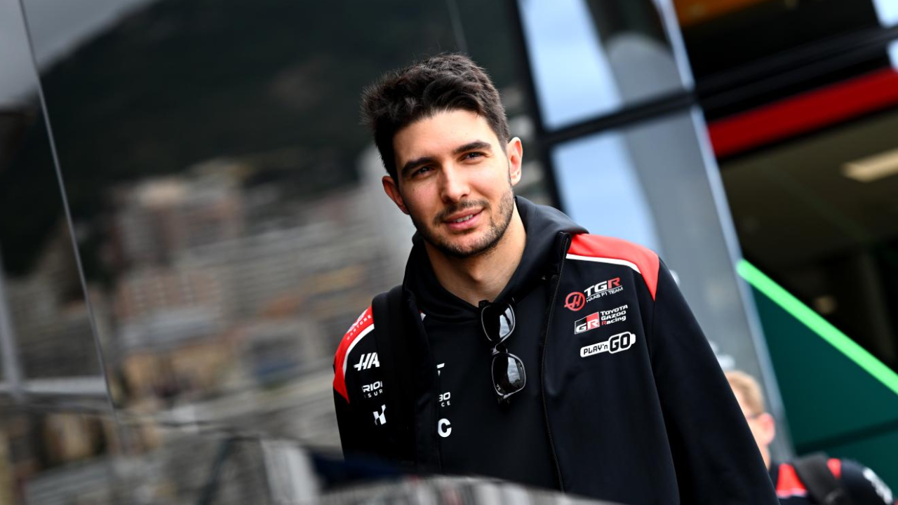 Ocon, de nuevo, en la cuerda floja: Haas lo baja del Gran Premio de México de forma inesperada