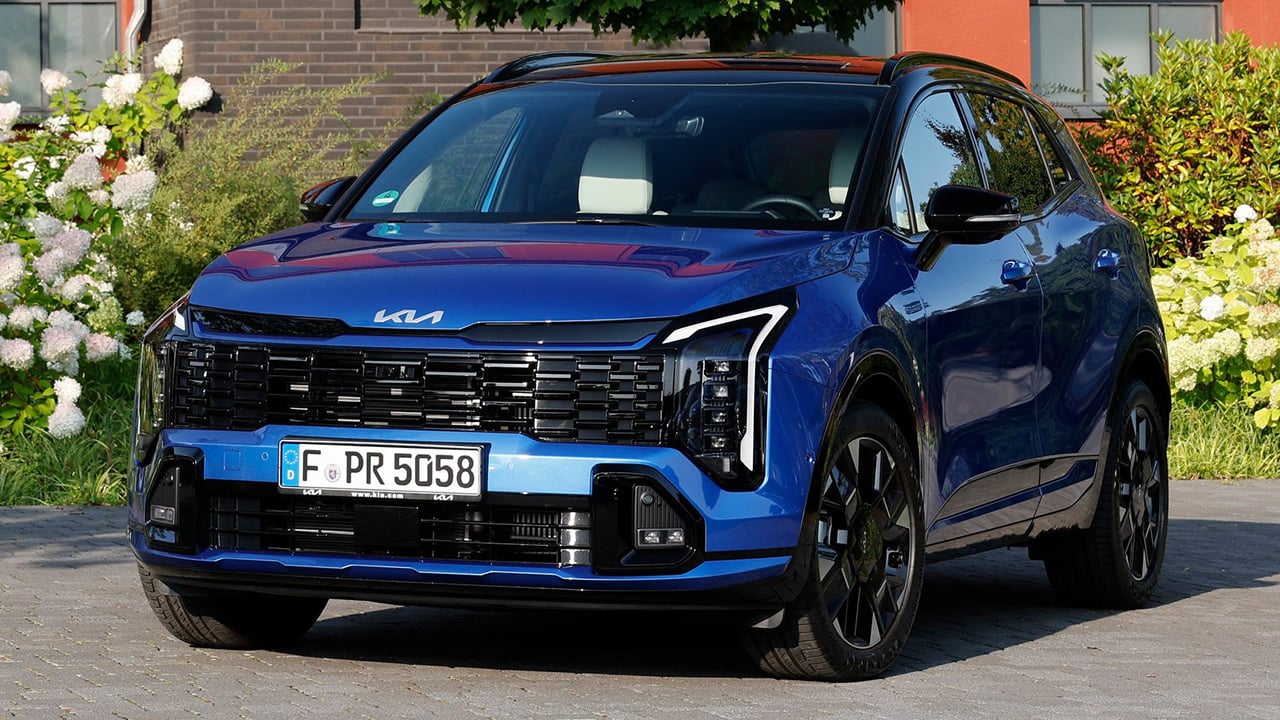 Con 8.400 € de descuento, el KIA Sportage híbrido desafía a los SUV chinos y deja fuera de juego al Toyota Corolla Cross