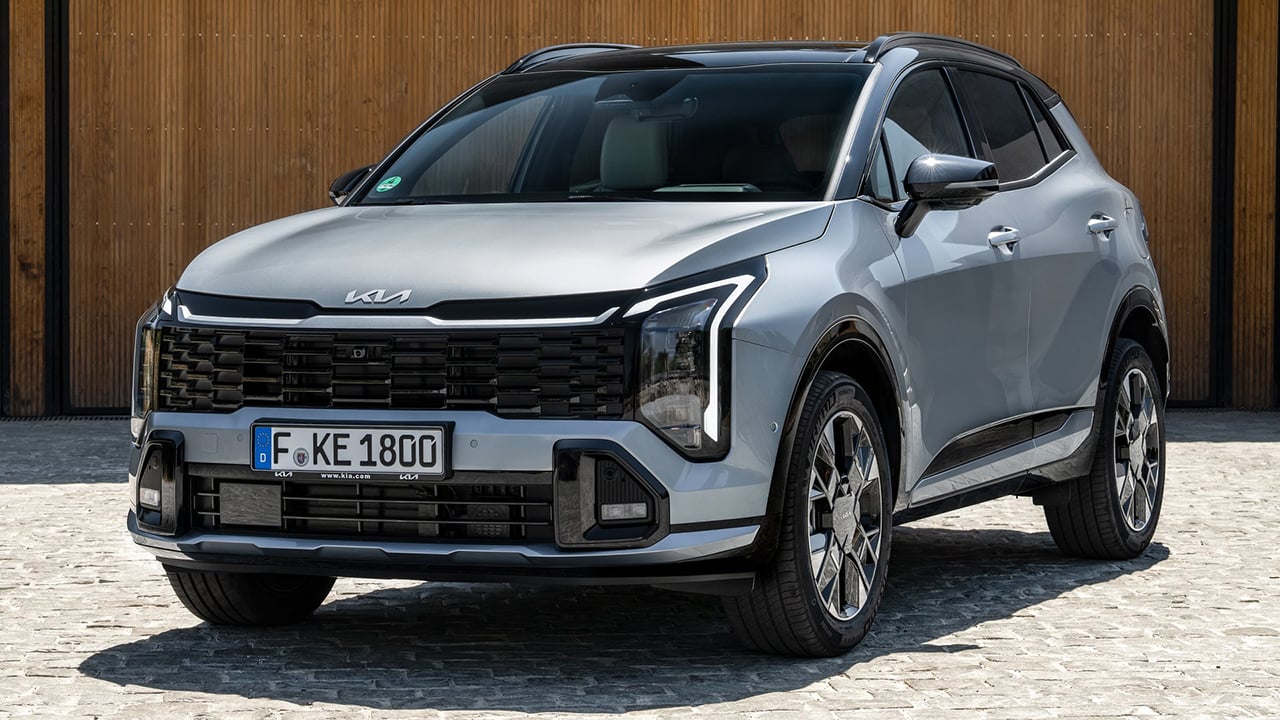 El KIA Sportage más versátil baja 8.300 € y, con un motor híbrido que rinde 239 CV, te hará olvidarte de los SUV chinos