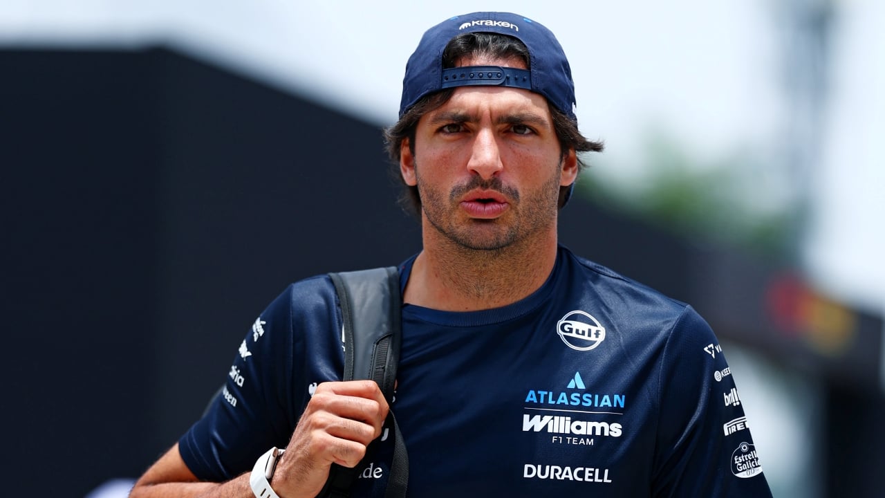 «¿Quién decidió que este era el camino a seguir?»: Carlos Sainz pide responsabilidades y soluciones